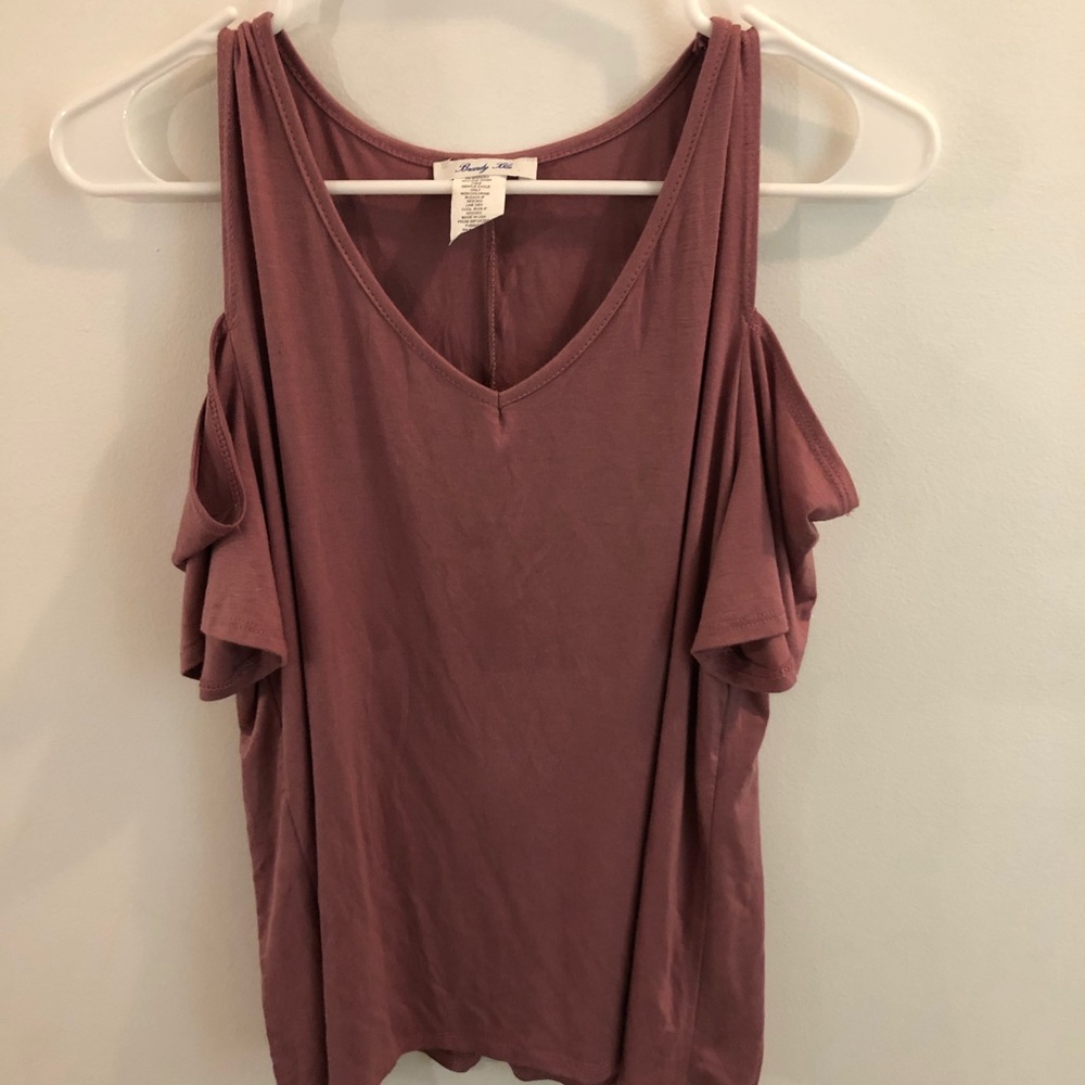 Cold Shoulder Shirt 👚
